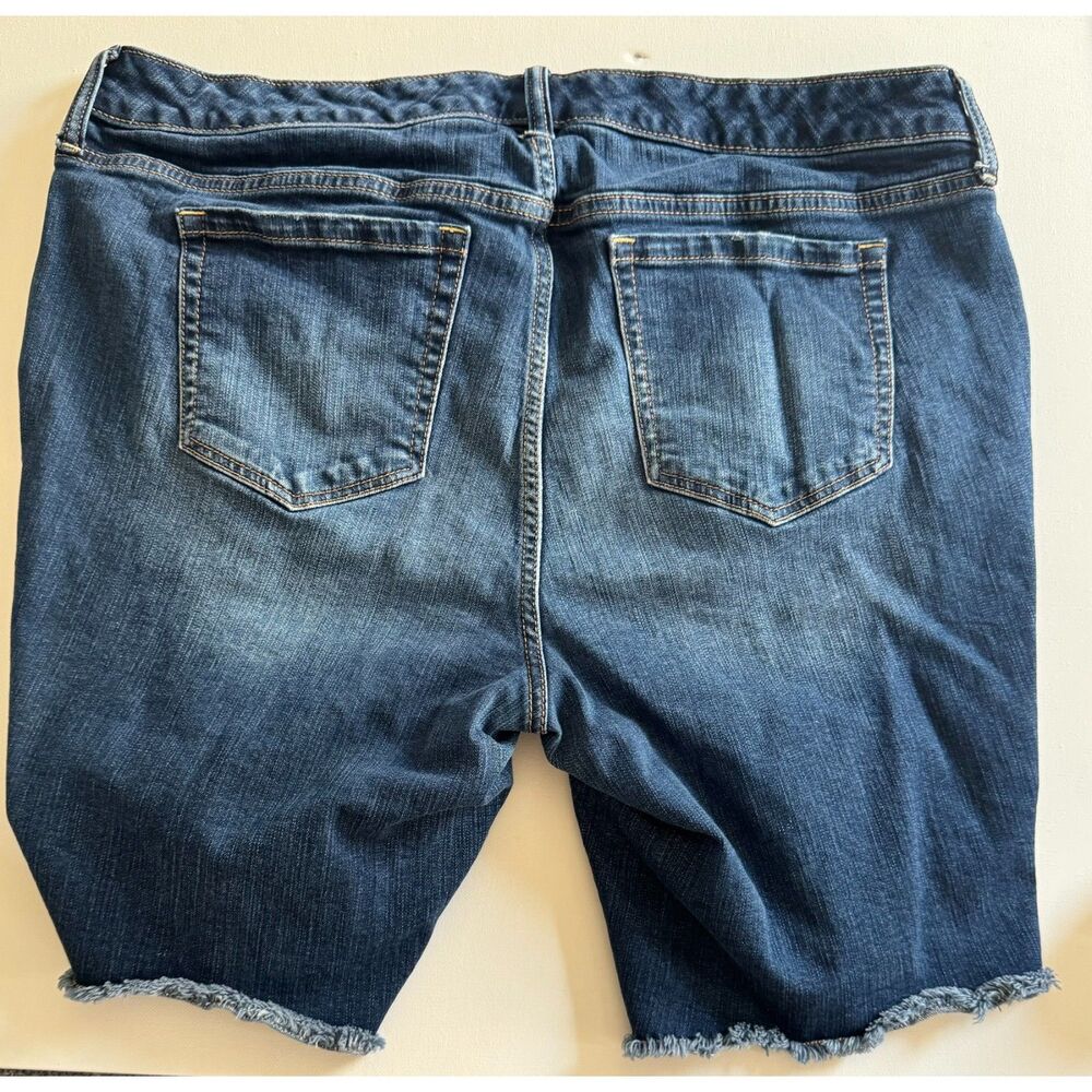 Torrid Denim Women’s Size 18 Distressed Cutoff Bermuda Shorts Frayed Hem 0039